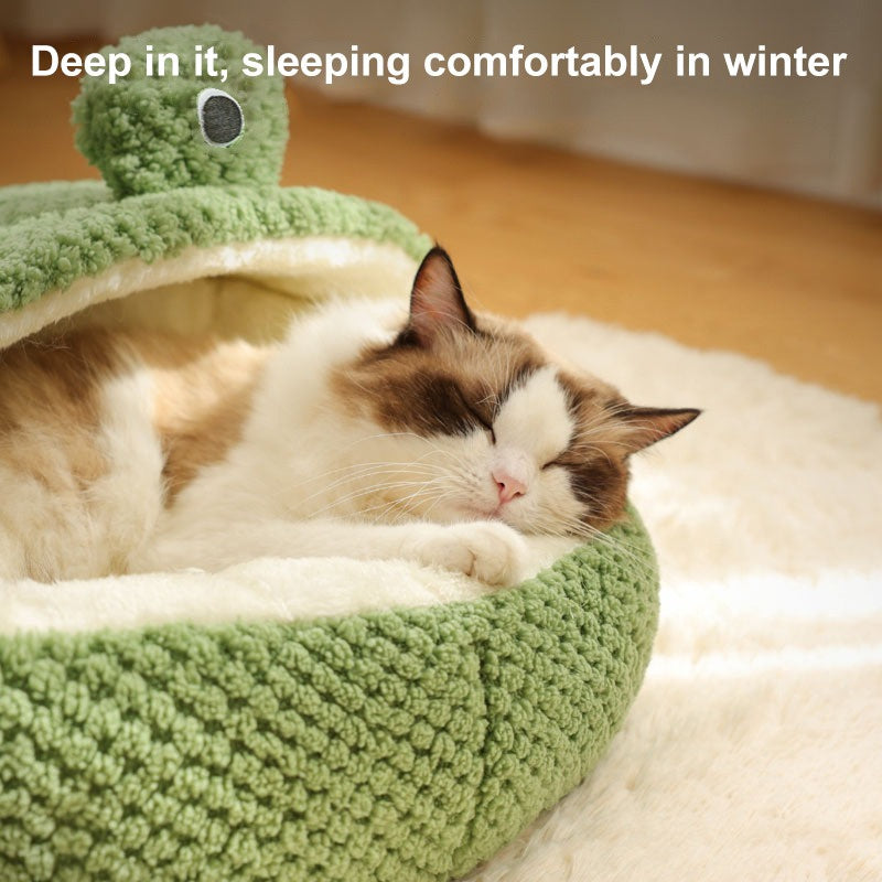 Snoutik Winter Plush Pet Villa