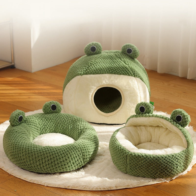 Snoutik Winter Plush Pet Villa