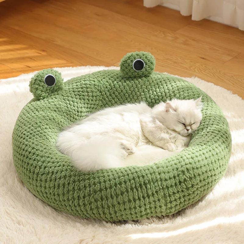 Snoutik Winter Plush Pet Villa