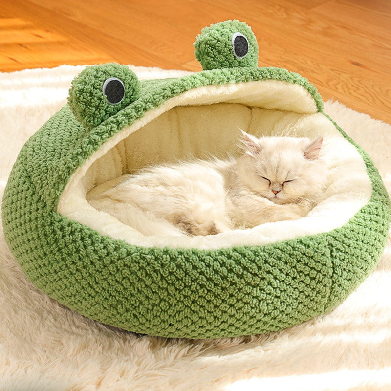 Snoutik Winter Plush Pet Villa