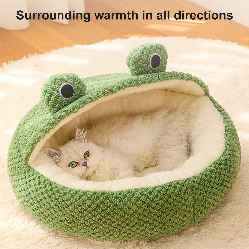 Snoutik Winter Plush Pet Villa