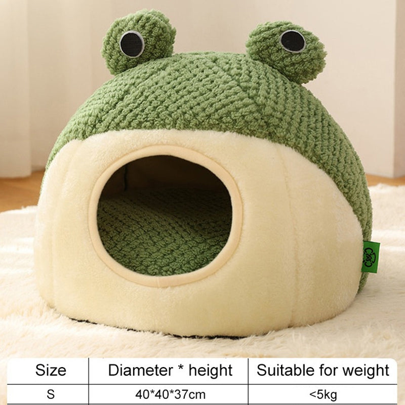 Snoutik Winter Plush Pet Villa